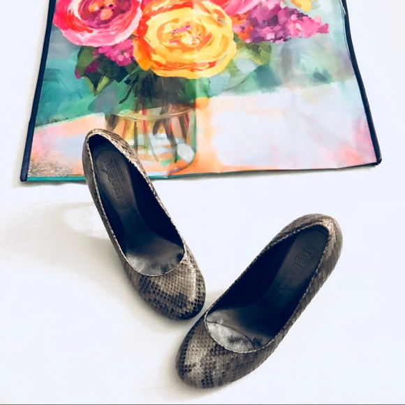 Authentic Alexander McQueen Python heels - Picture 1 of 6